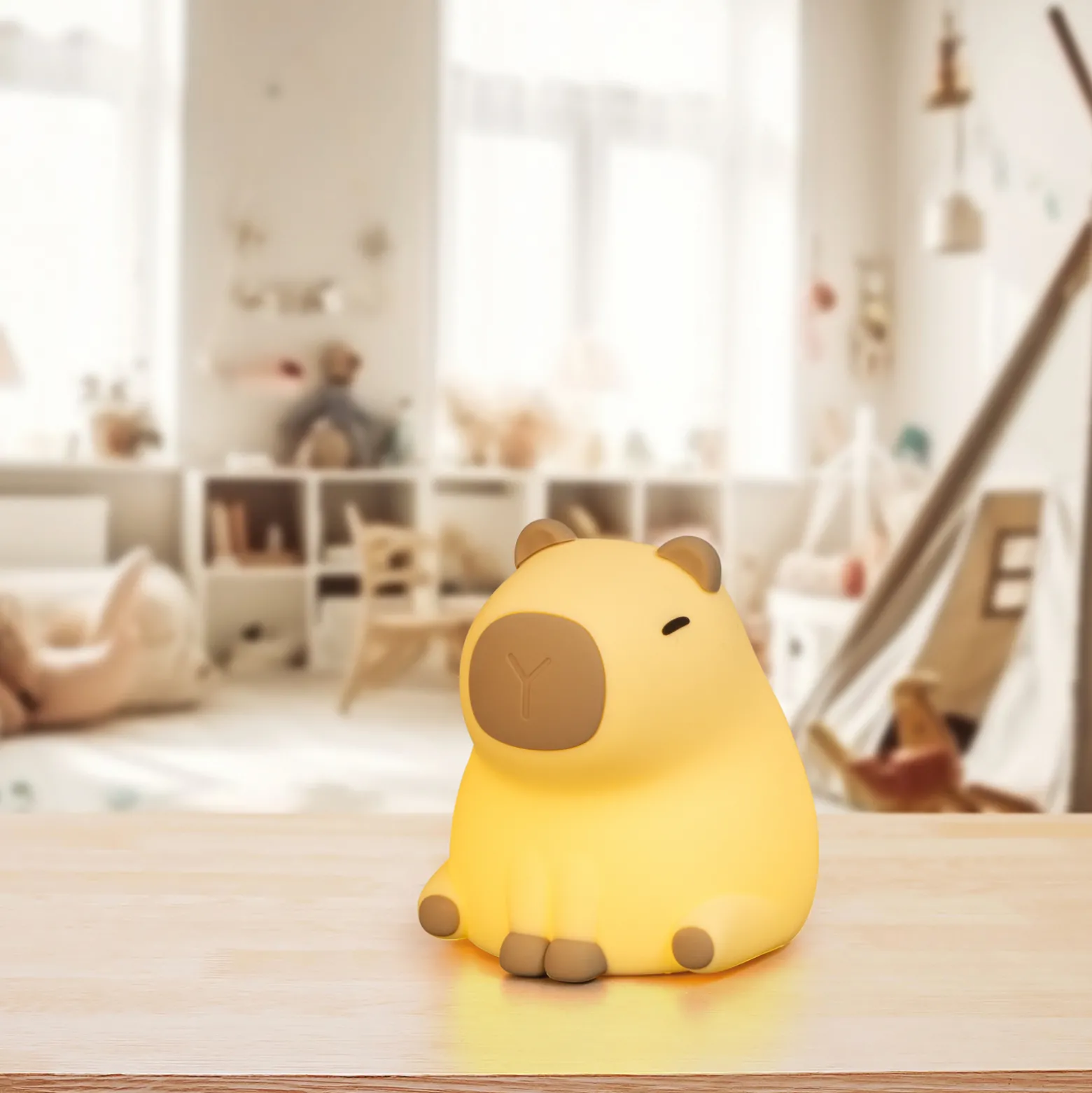 LED-akkuvalo Piggy, ruskea, korkeus 12 cm, silikoni