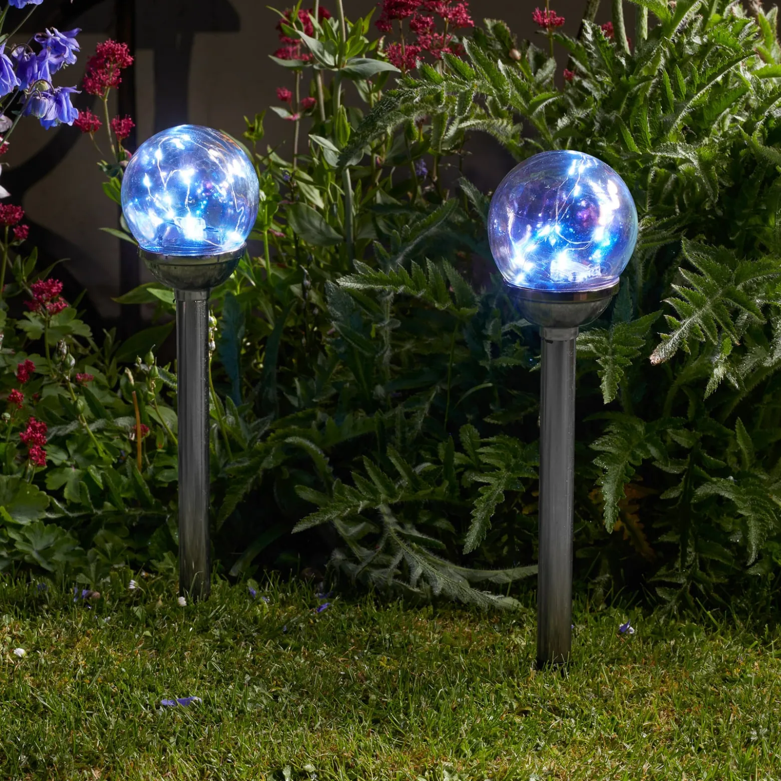 LED-aurinkokäyttöinen maapiikkivalaisin Firefly Opal, 4 kpl, IP44