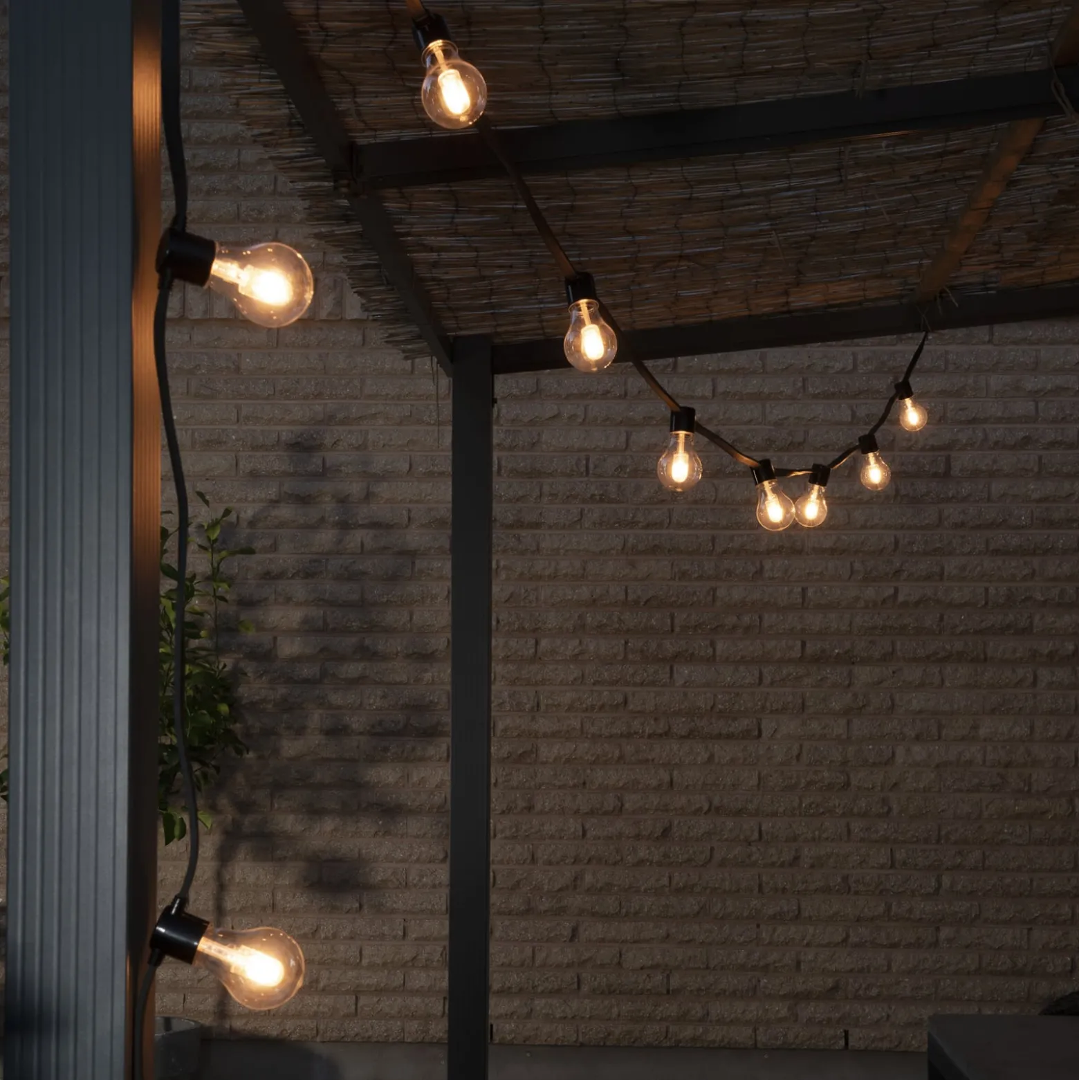 LED-aurinkokäyttöinen valoketju juhliin, 6,2 W, keltainen, IP44, 1800 K