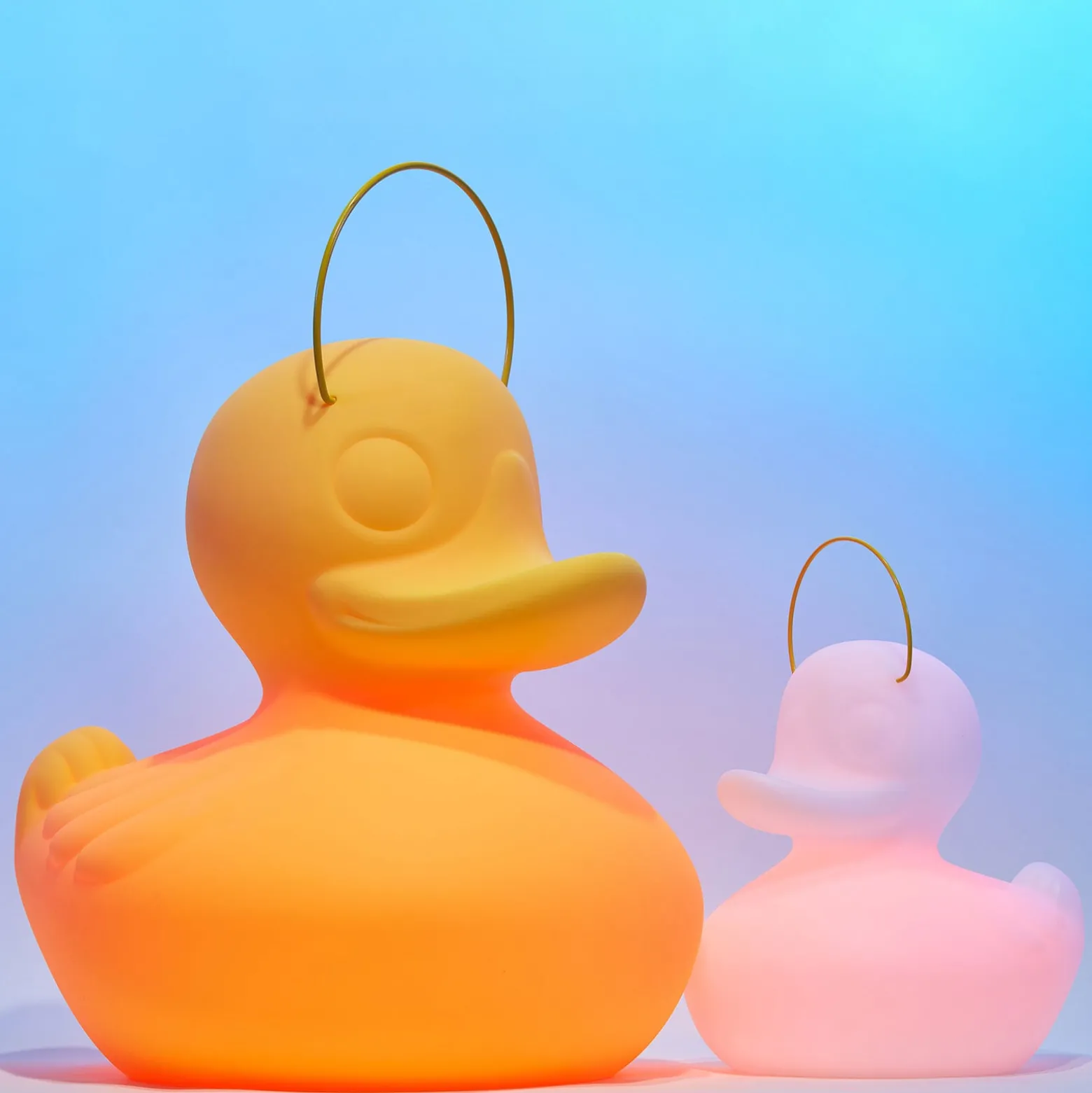 LED-designvalaisin DUCK-DUCK S ulkokäyttöön, valkoinen