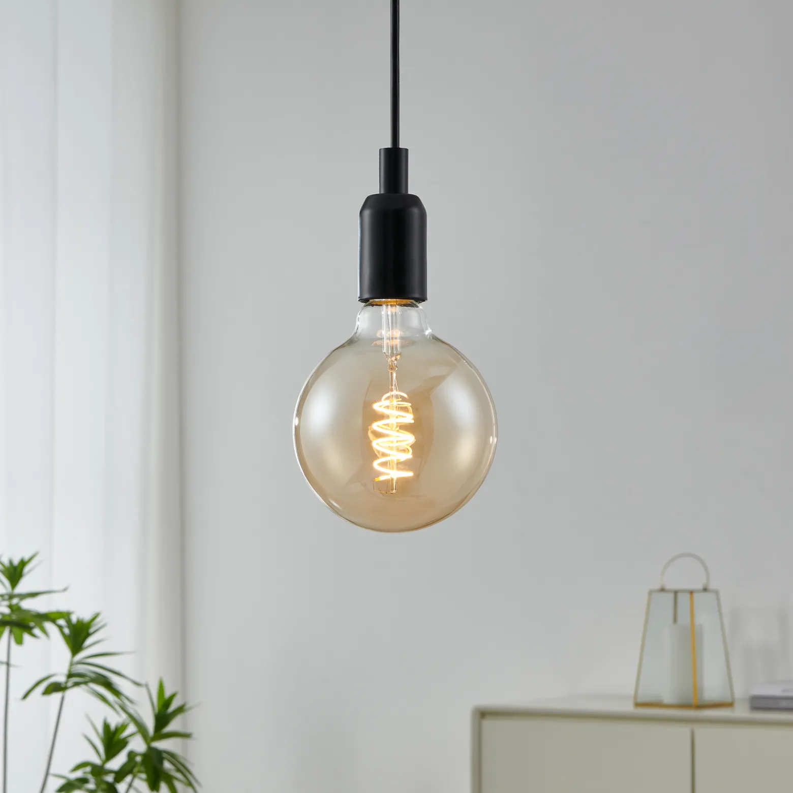 LED-globe-lamppu E27 G125 4 W 2 200 K filament