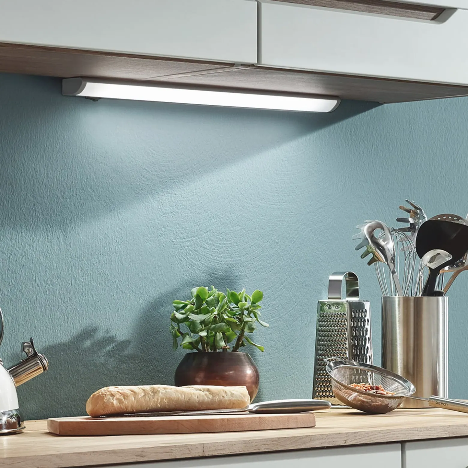 LED-kaappivalaisin Hestia, 4 000K, 1 000lm, titaani