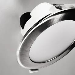 LED-kattoon upotettava valaisin Acrux, Ø 10 cm, hopea matta, CCT