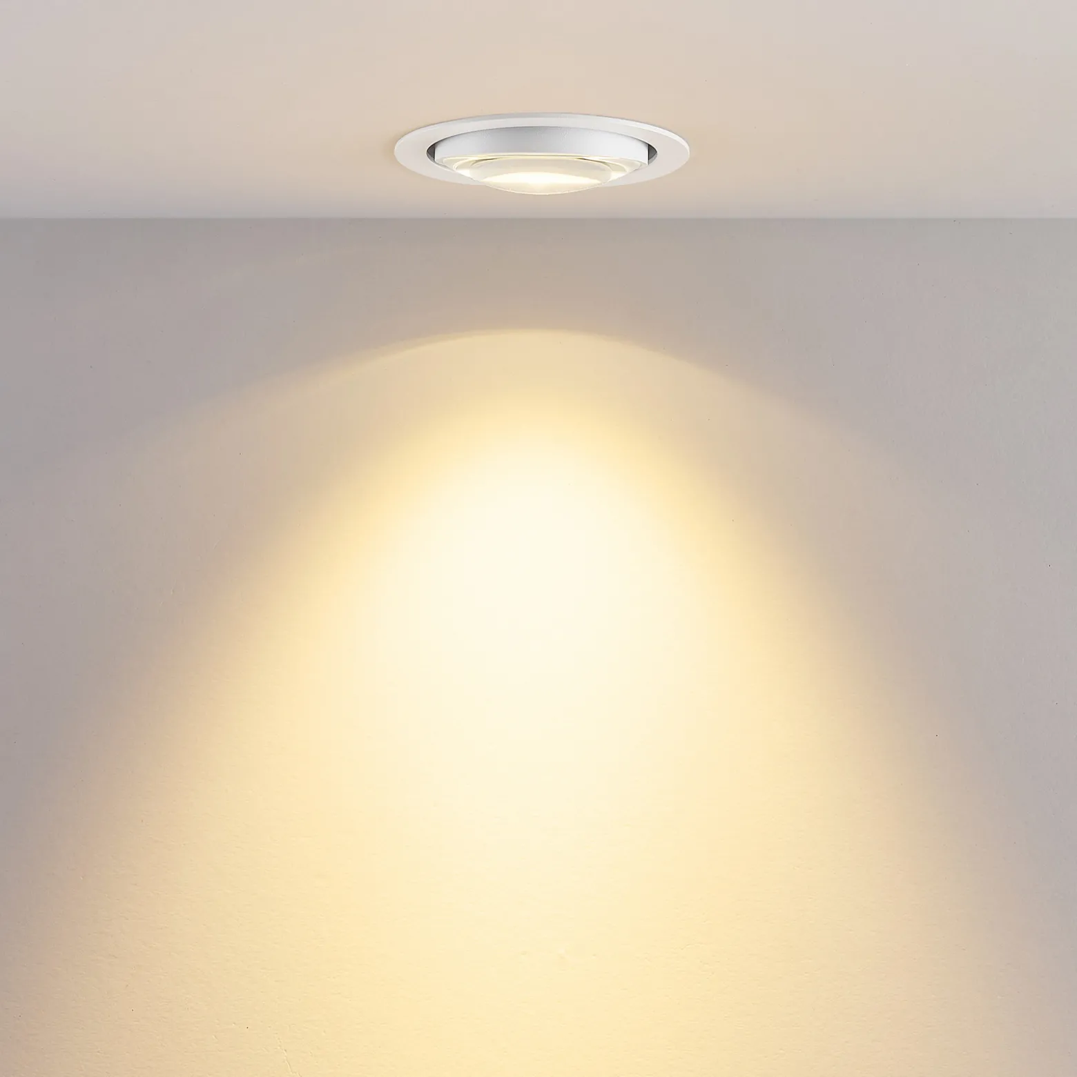 LED-kattouppovalaisin MAG MINI, valkoinen, Ø 10 cm, CCT 18 V