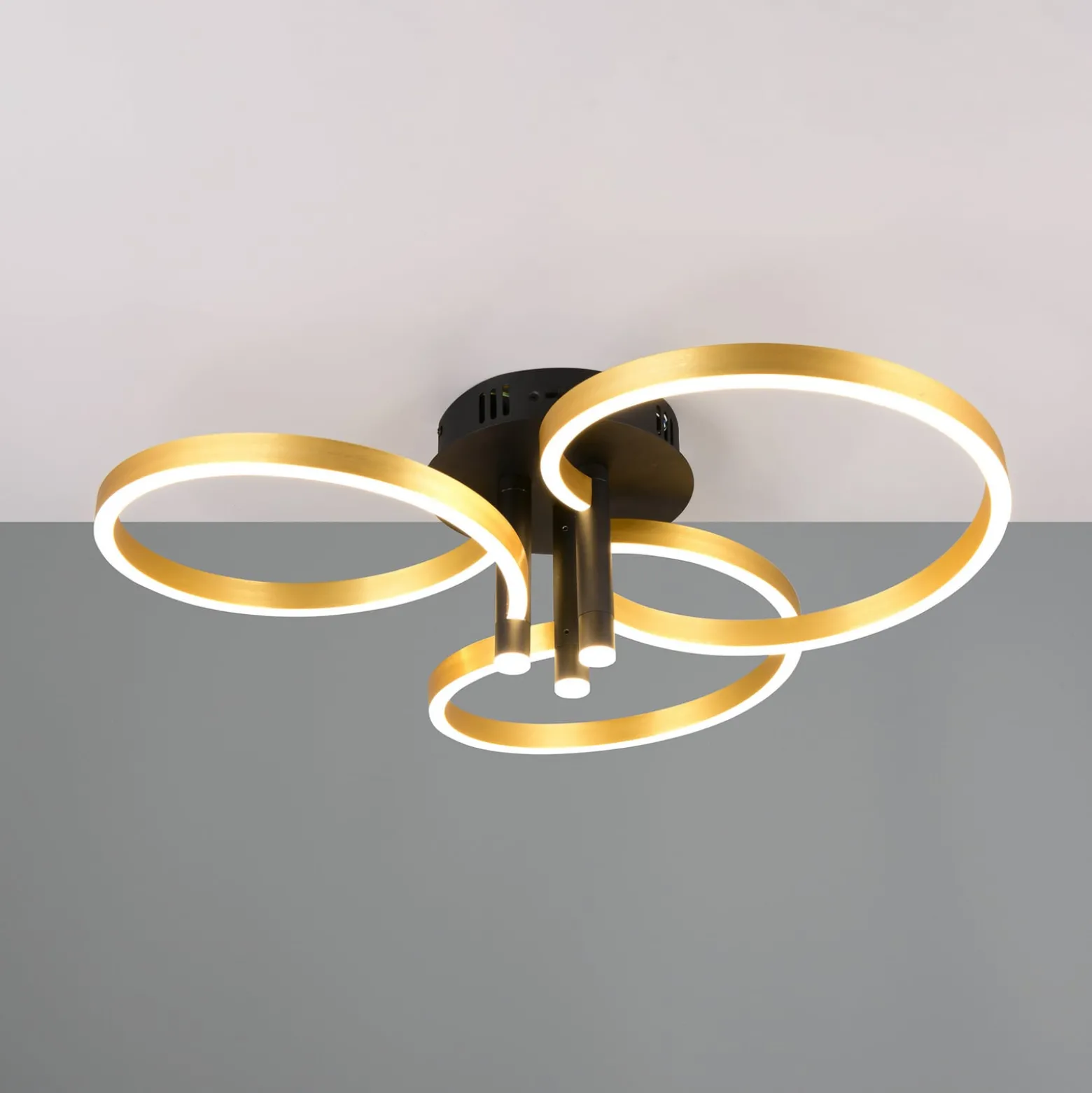LED-kattovalaisin Caruso, kulta/musta, Ø 66 cm metalli CCT himmeä