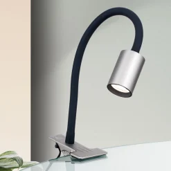 LED-klipsilamppu Kurt mattanikkeliä