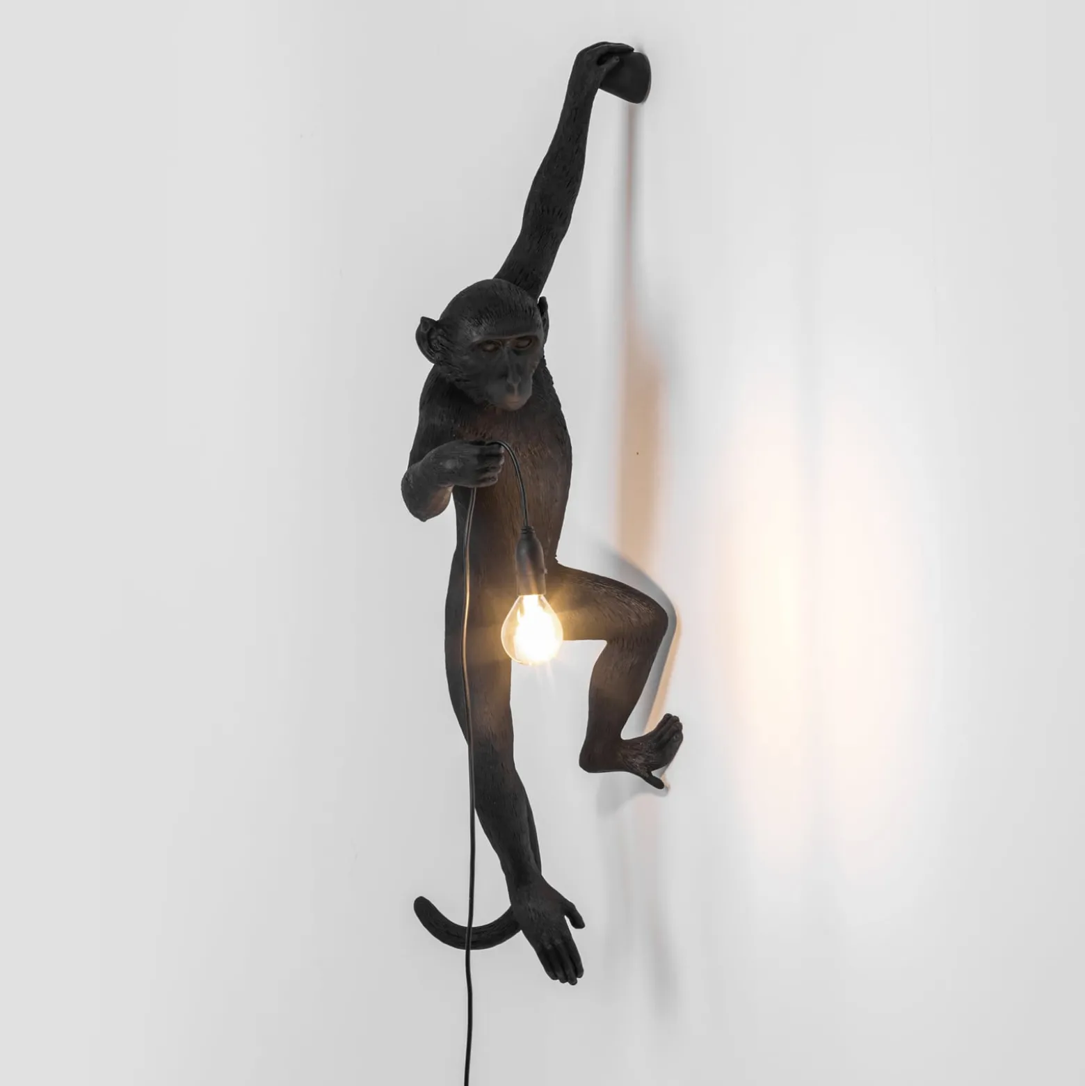 LED-koristeulkoseinävalo Monkey Lamp, vasen, musta