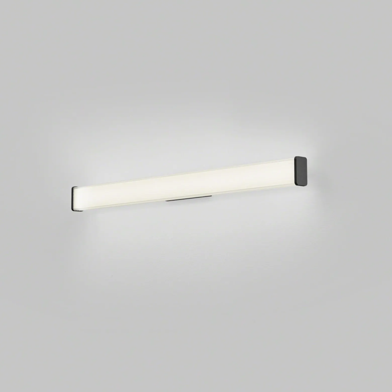 LED kylpyhuoneen seinävalaisin Alla IP44 90cm musta