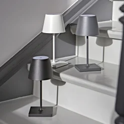 LED-ladattava pöytävalaisin Nuindie mini, USB-C, musta, IP54, himm.