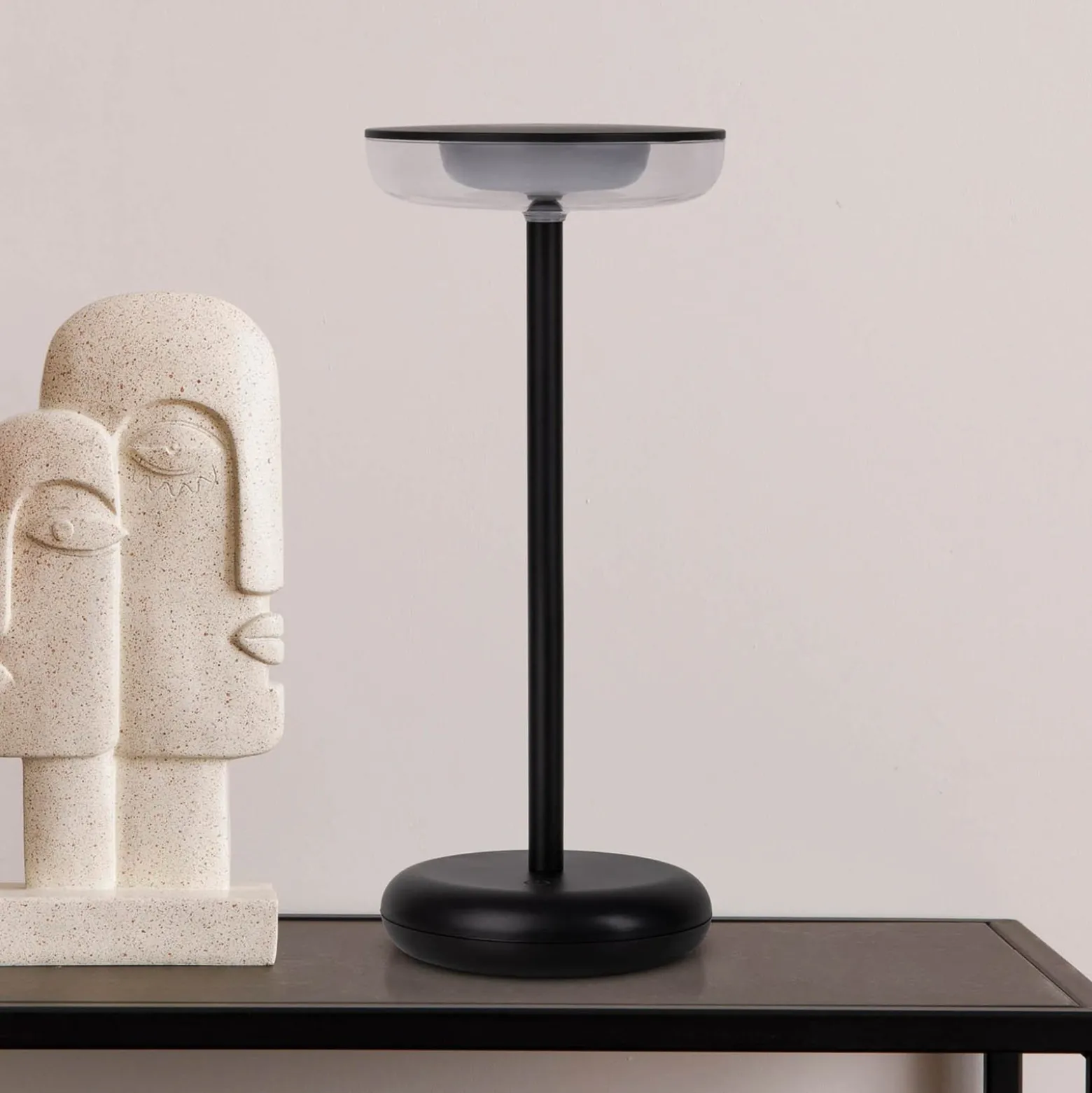 LED ladattava terassivalaisin Pasi musta korkeus 26cm metalli touch