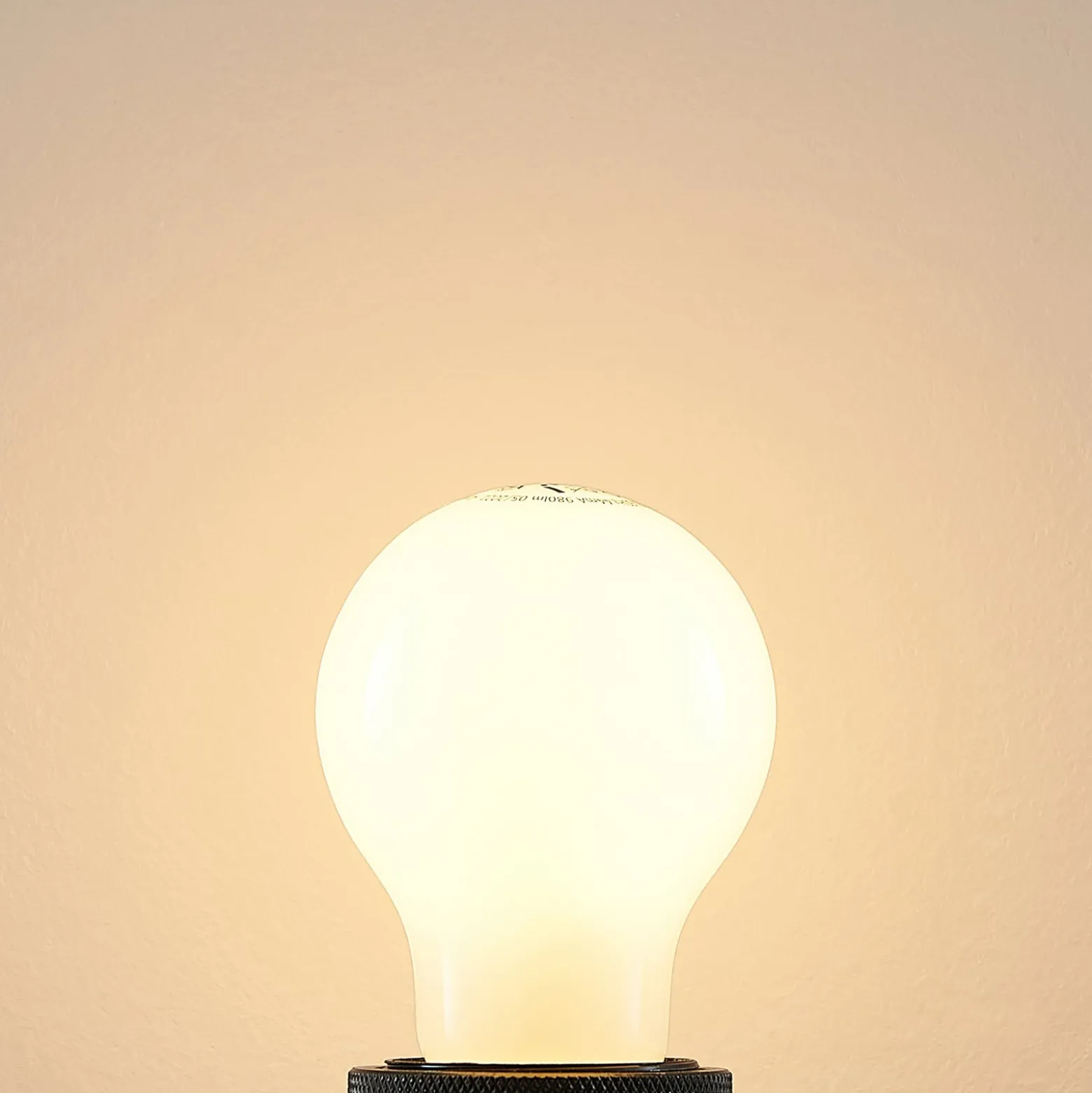 LED-lamppu E27 8W 2700K himmennettävä, opaali, 2x
