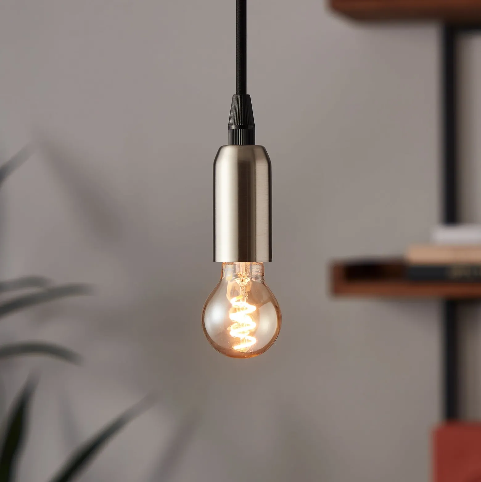 LED-lamppu E14 4W P45 2,000K Filament amber himmennettävä
