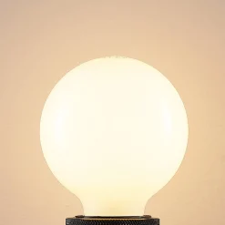 LED-lamppu G80 E27, 4 W, 2 700 K, opaali, himmennettävä