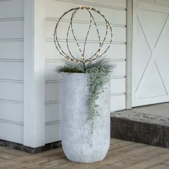 LED-maapiikkivalo Sphere, Ø 50 cm, musta metalliparisto
