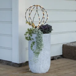 LED-maapiikkivalo Sphere, Ø 30 cm, musta metalliparisto