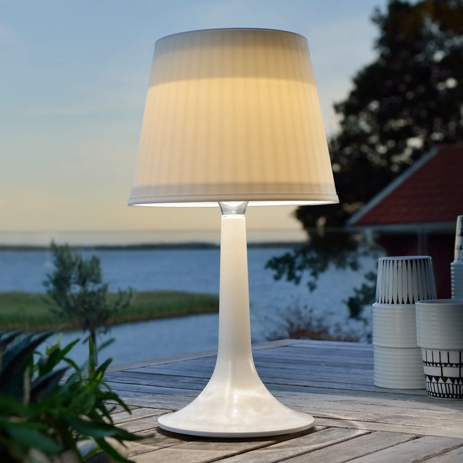 LED-pöytävalaisin Assisi Sitra, valkoinen