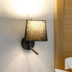 LEDS-C4 Clip seinävalaisin LED-lukuvalolla musta