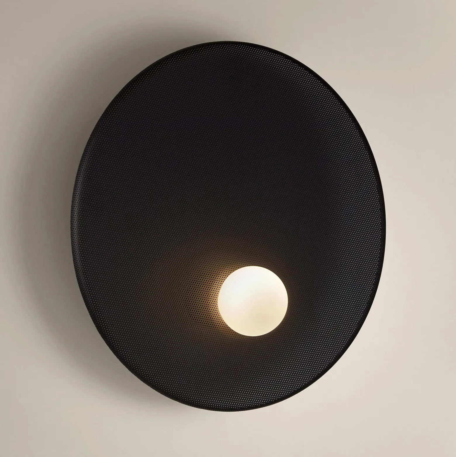 LEDS-C4 Trip -seinävalaisin Ø 46 cm, musta