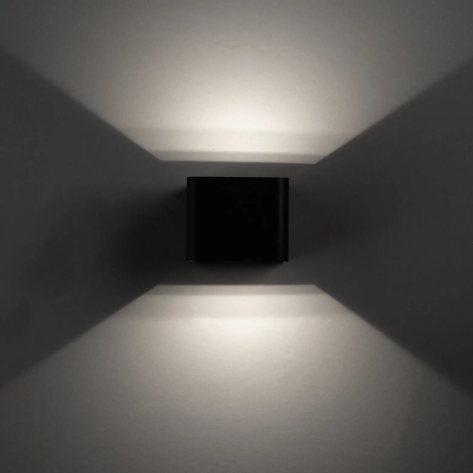 LEDS-C4 Wilson -LED-seinälamppu 11 cm antrasiitti