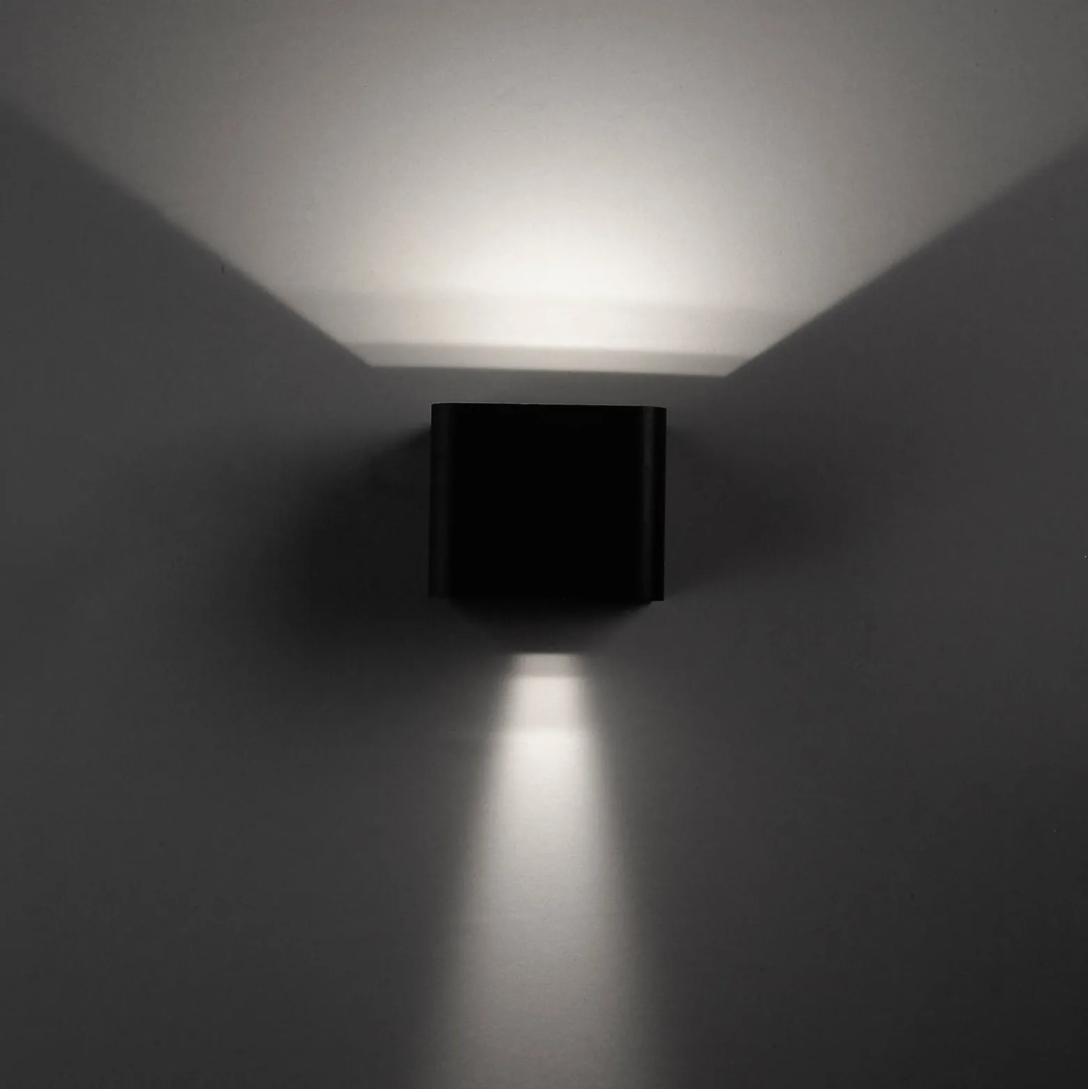 LEDS-C4 Wilson -LED-seinälamppu 11 cm antrasiitti