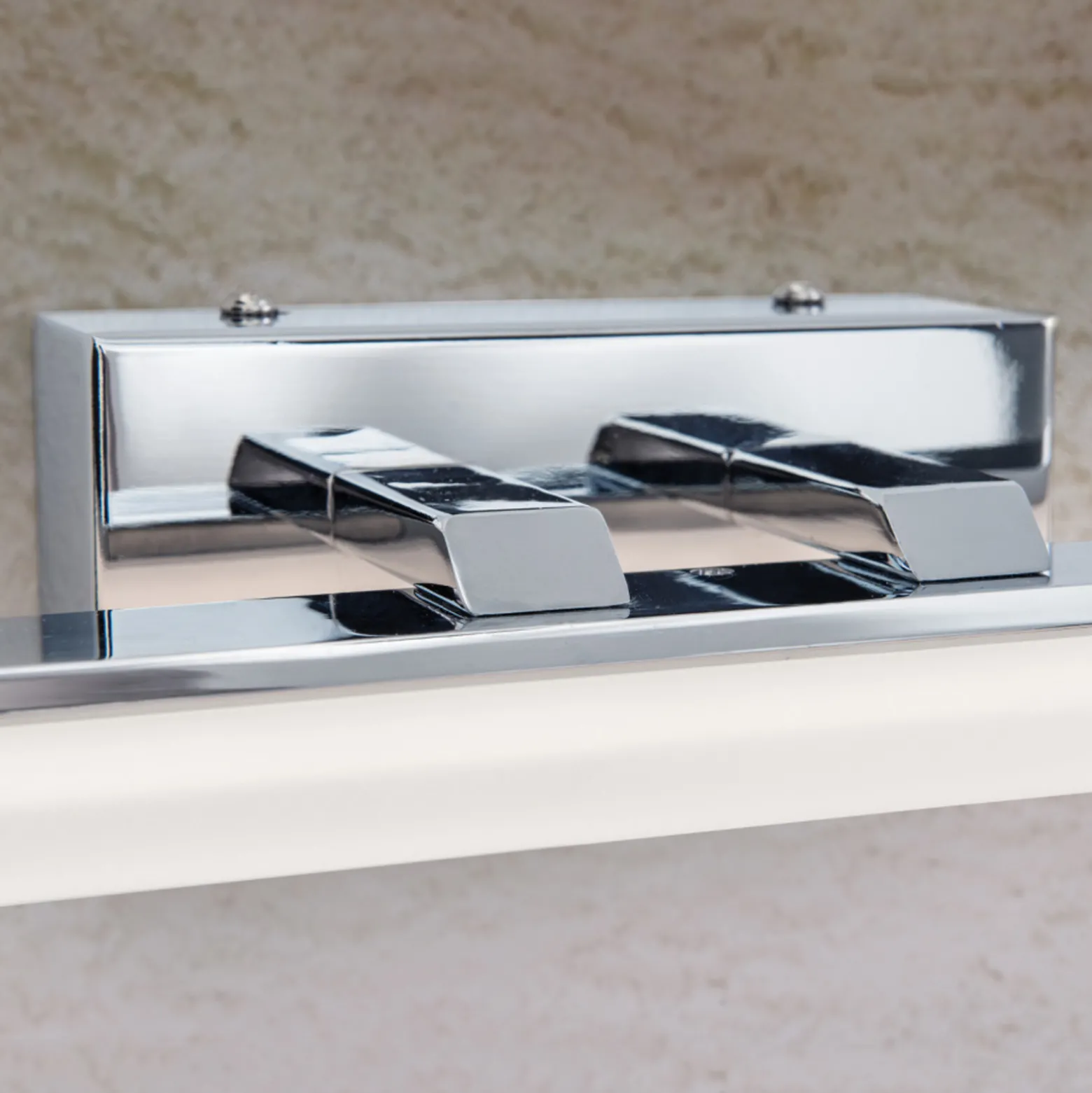 LED-seinävalaisin Alexander, IP44, 46 cm