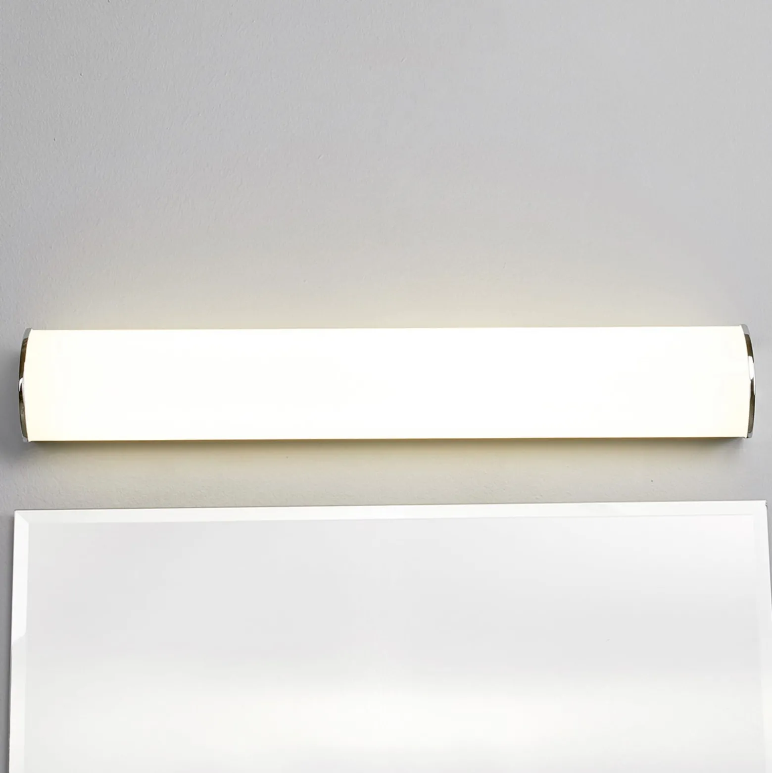 LED-seinävalaisin Elanur kylpyhuoneeseen