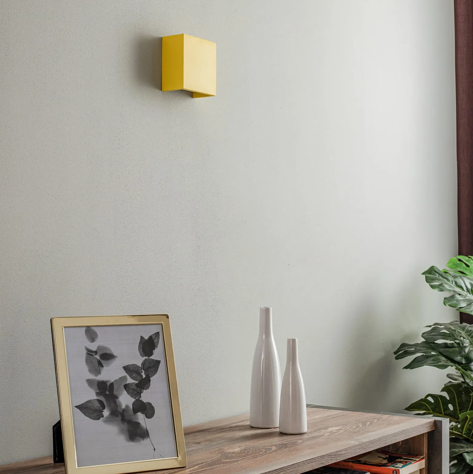 LED-seinävalaisin Gianto ylös/alas, keltainen