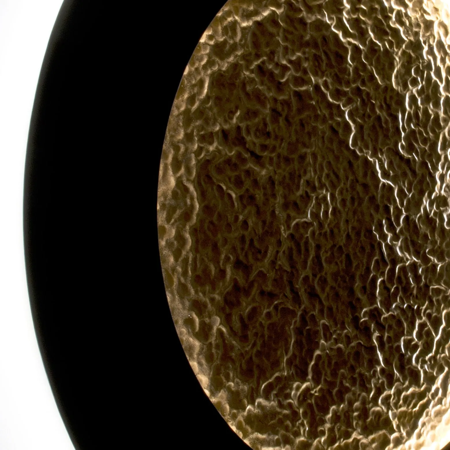 LED-seinävalaisin Luna Piena, ruskeamusta/kulta, Ø 80 cm