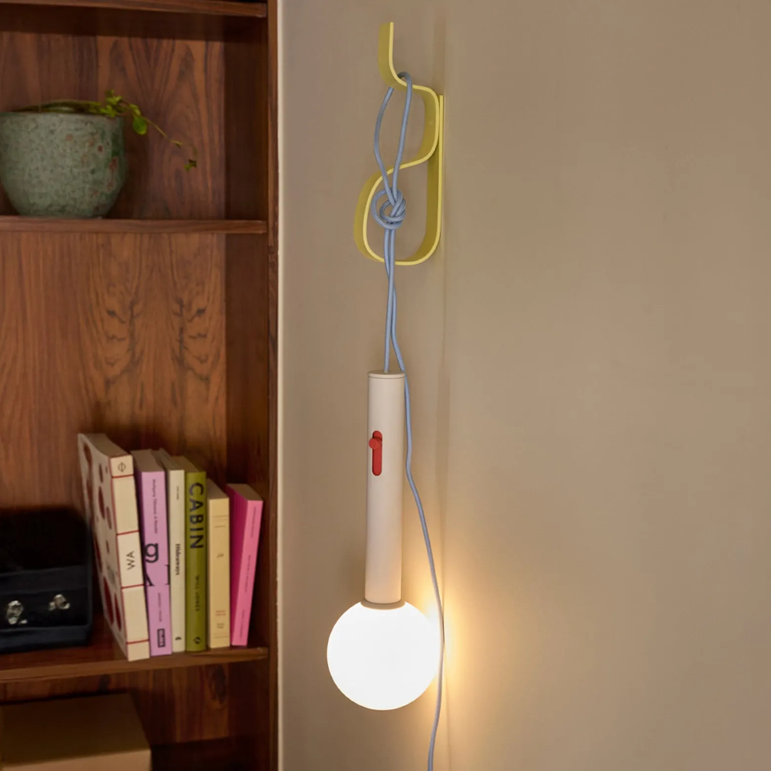 LED-seinävalaisin Talk, vaaleanharmaa/sininen, pituus 30 cm, rauta/lasi