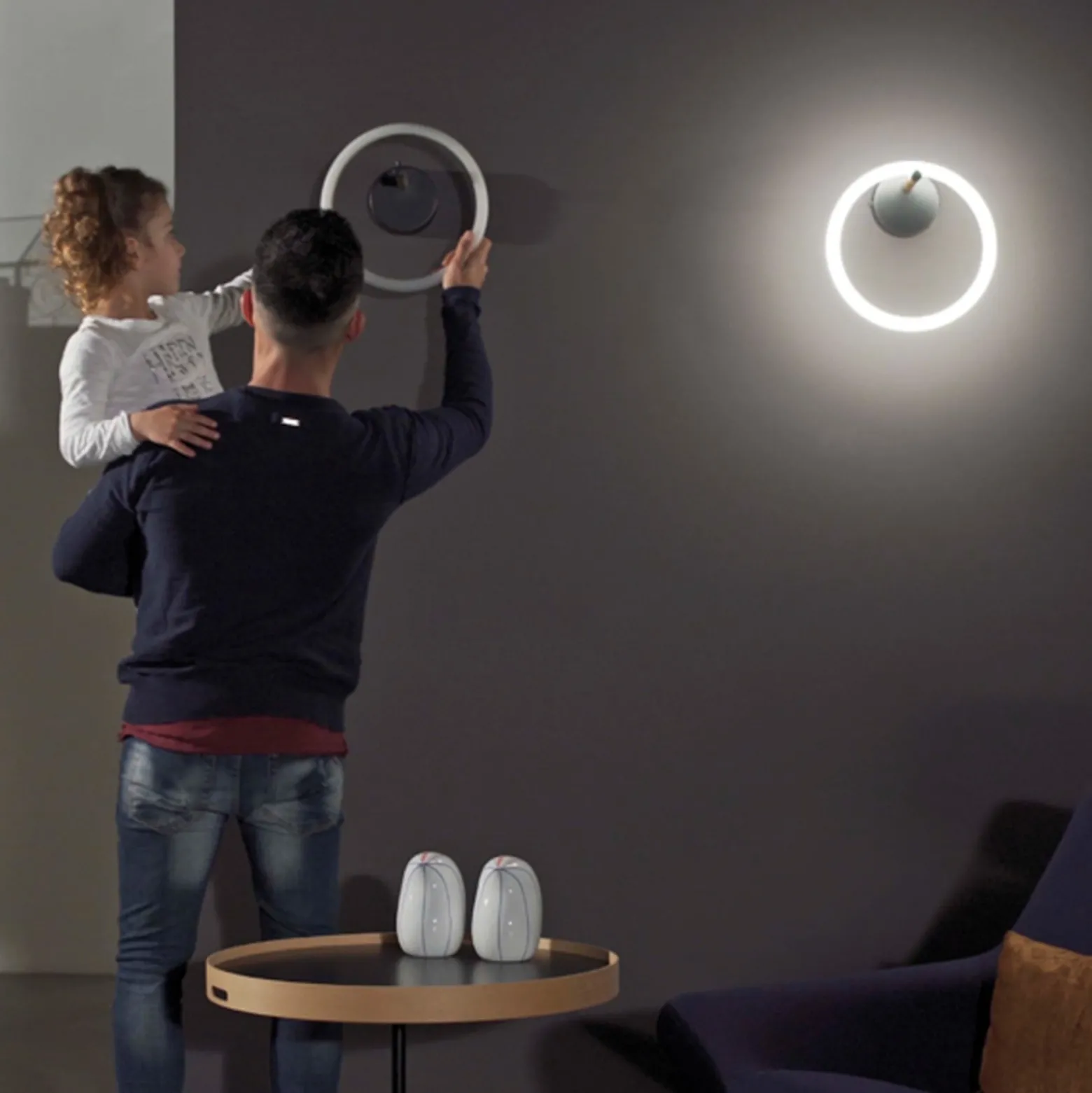 LED-seinävalaisin Ulaop, yksi rengas, musta