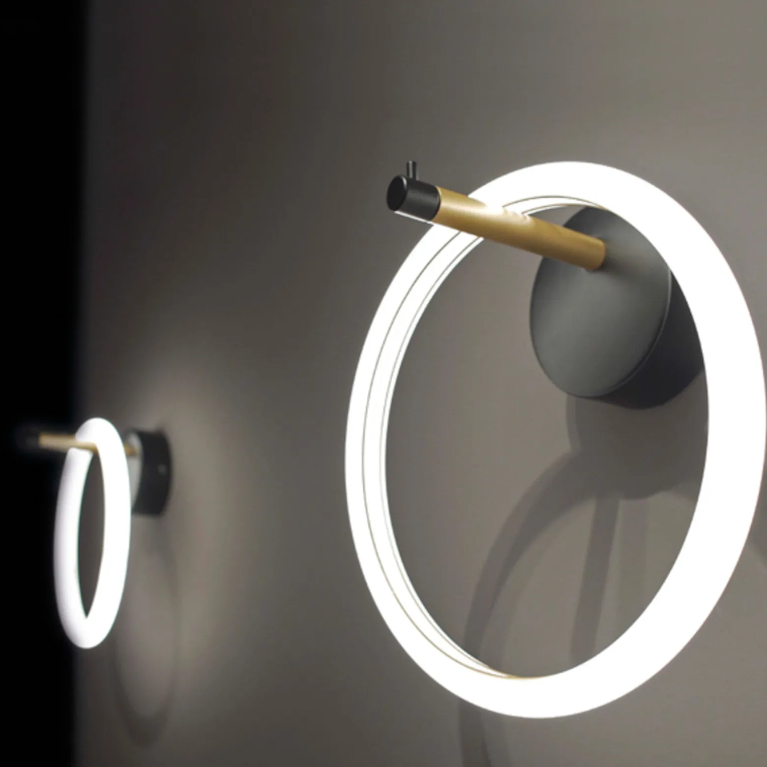 LED-seinävalaisin Ulaop, yksi rengas, musta
