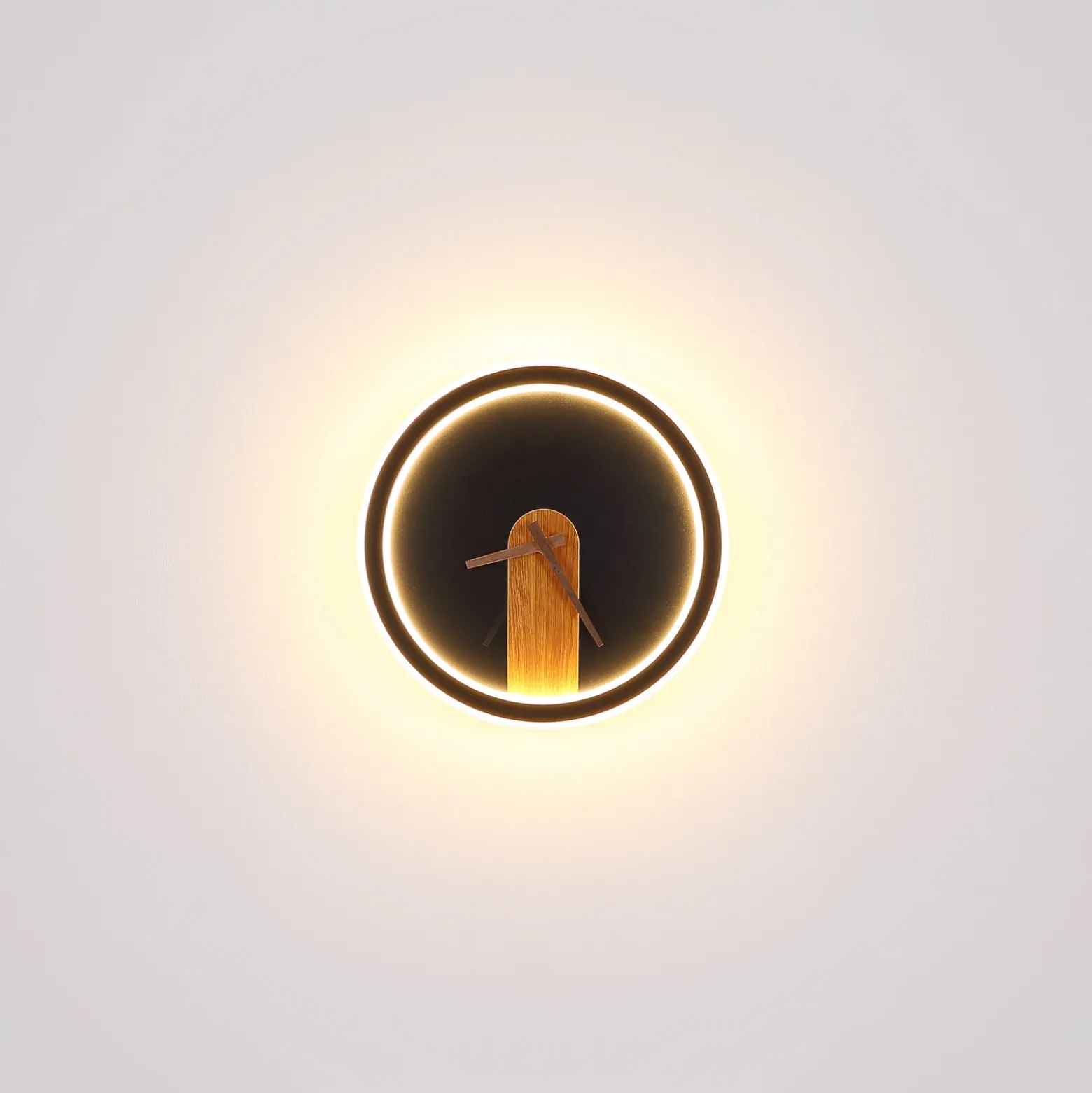 LED-seinävalo Sussy kellolla, musta/tumma puu