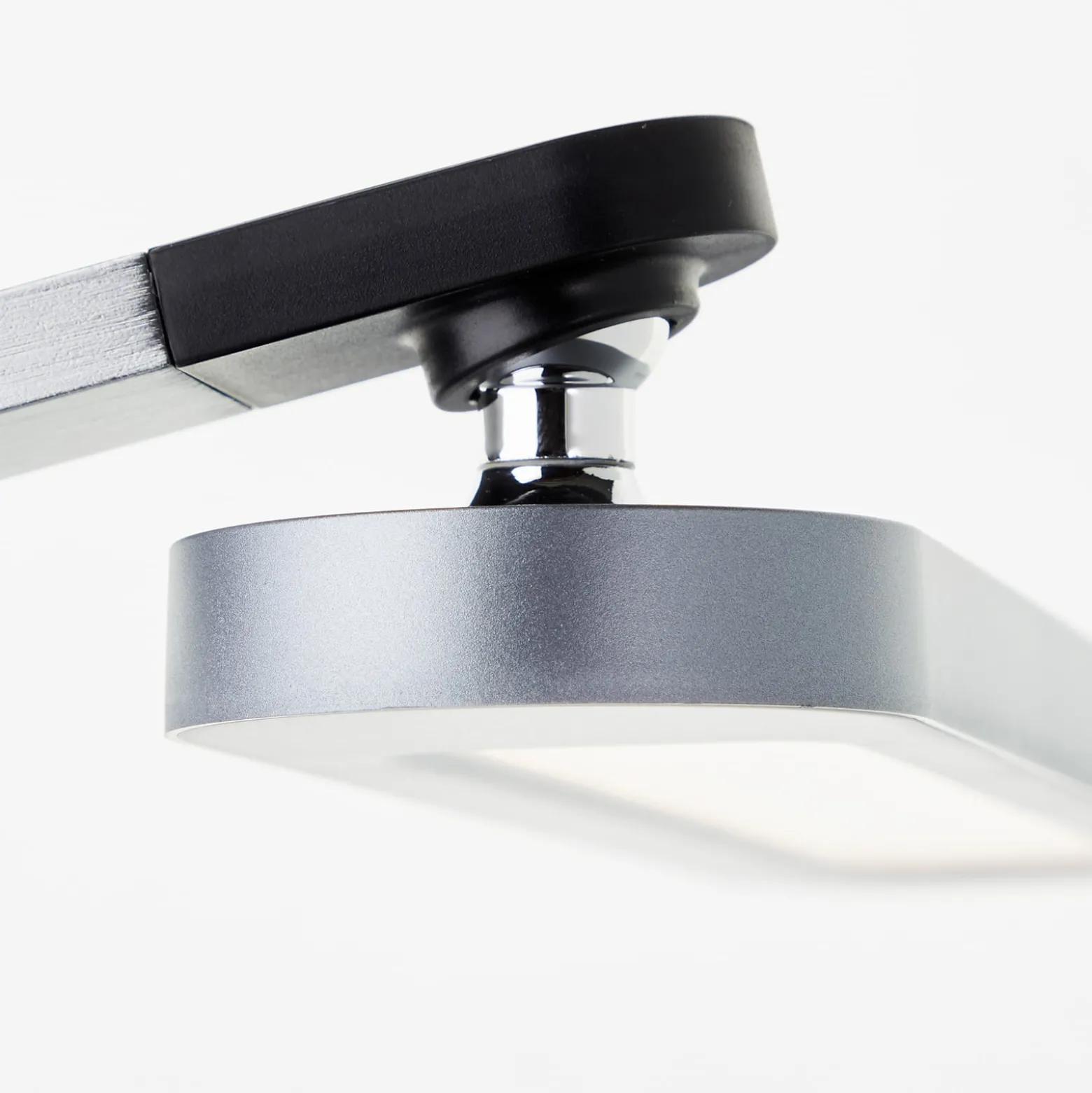 LED-työpöytävalaisin Officehero, CCT, harmaa