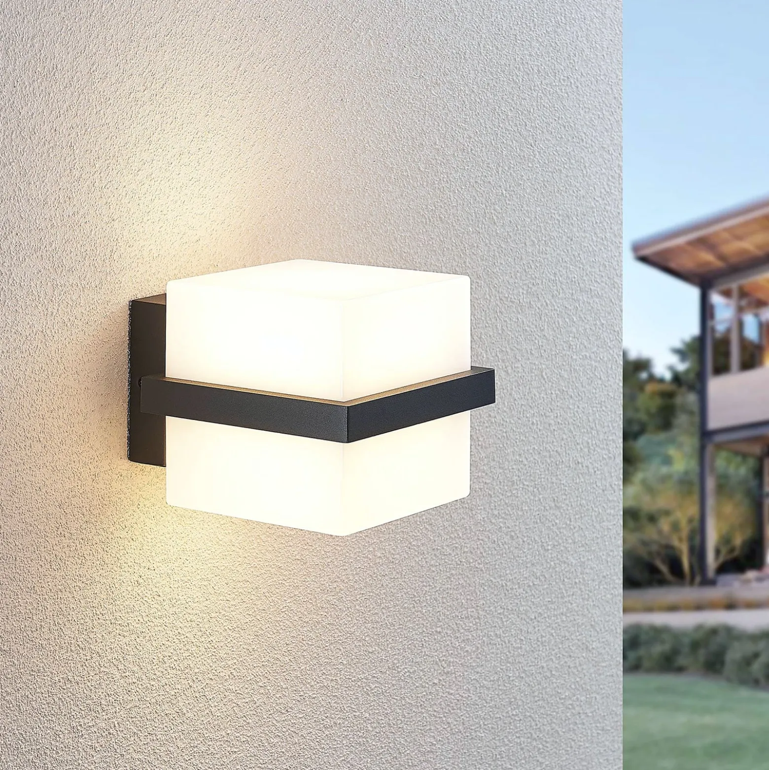 LED-ulkoseinälamppu Auron, kuution muotoinen