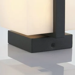 LED-ulkoseinälamppu Auron, kuution muotoinen