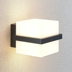 LED-ulkoseinälamppu Auron, kuution muotoinen