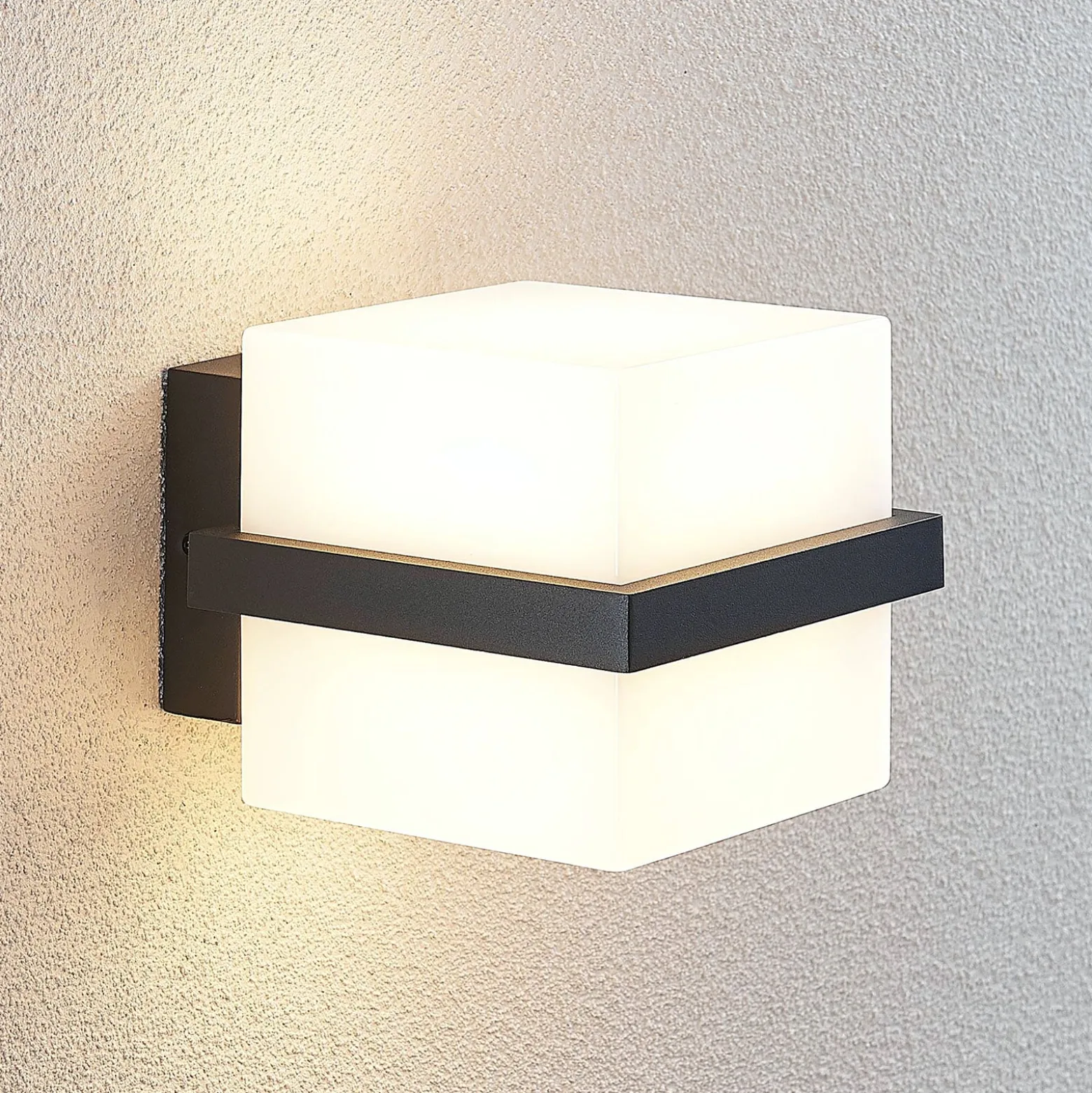 LED-ulkoseinälamppu Auron, kuution muotoinen