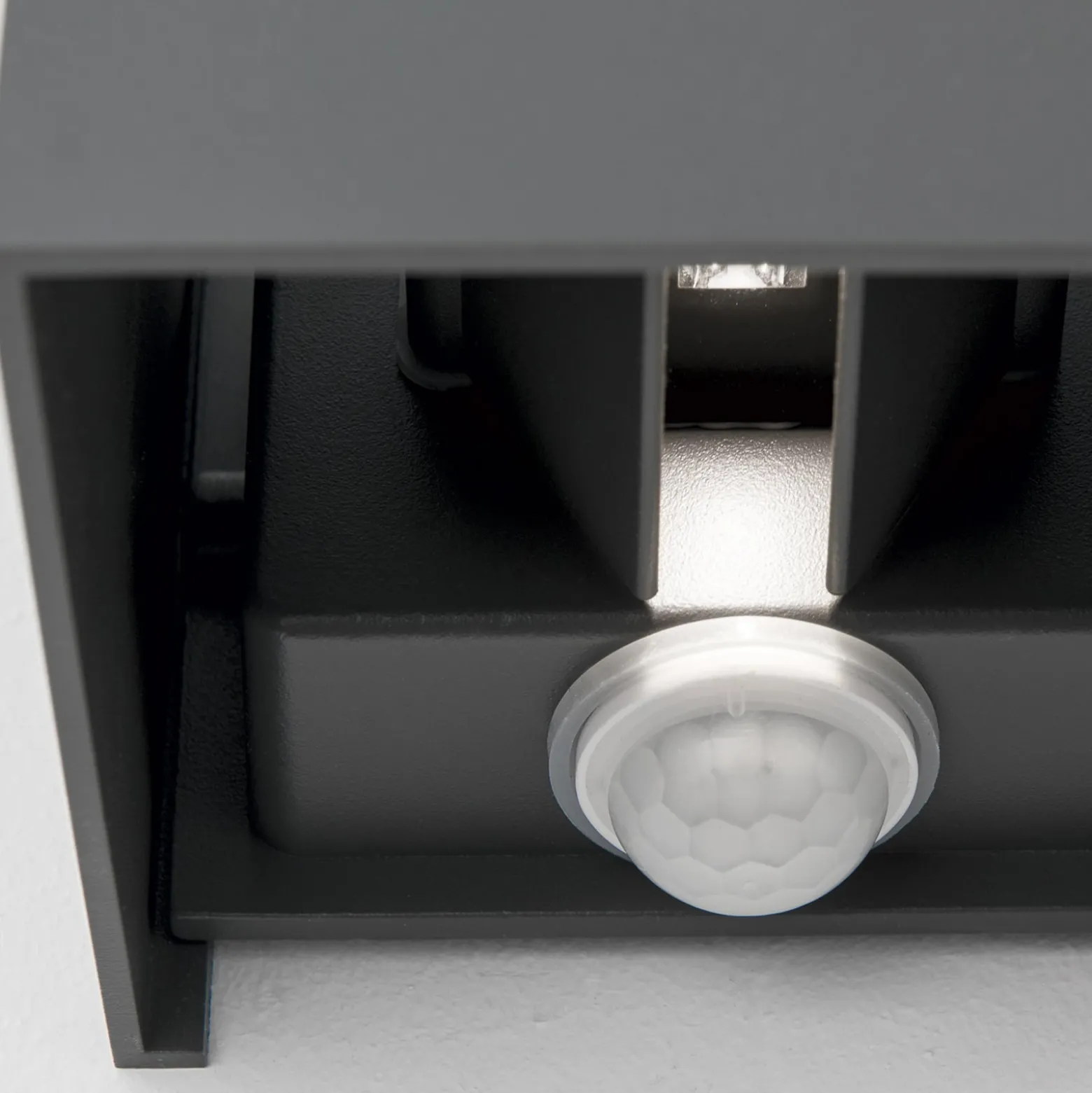 LED-ulkoseinävalaisin Cube-S, antrasiitti, metalli, anturi
