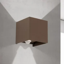 LED-ulkoseinävalaisin Cube-S, corten, metalli, anturi