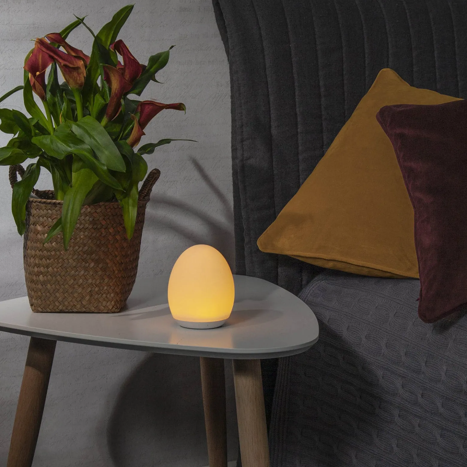 LED-yövalo 357-61, kosketustoiminto, akku, RGBW