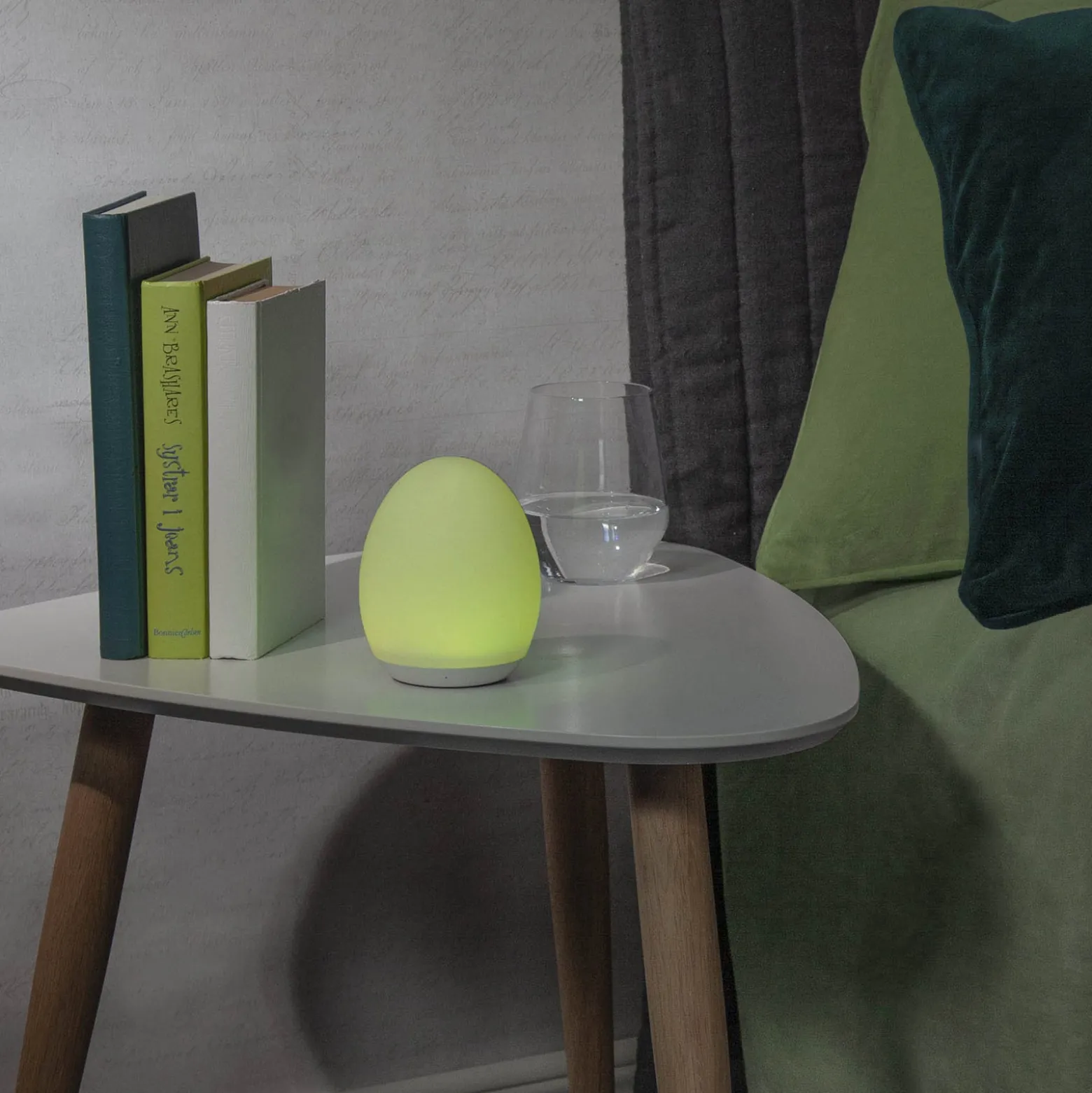 LED-yövalo 357-61, kosketustoiminto, akku, RGBW