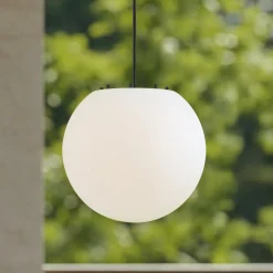 Lindby Alea -ulkoriippuvalaisin, valkoinen, muovi, Ø 38 cm