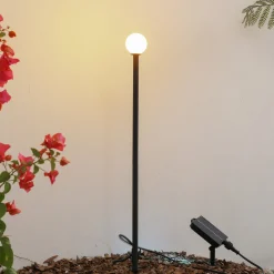 Lindby aurinkokäyttöinen LED-valaisin Freydis, musta, alumiini, 2 000 K