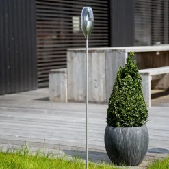 Lindby aurinkokäyttöinen LED-valaisin Jari, korkeus 122 cm, ruostumaton teräs,