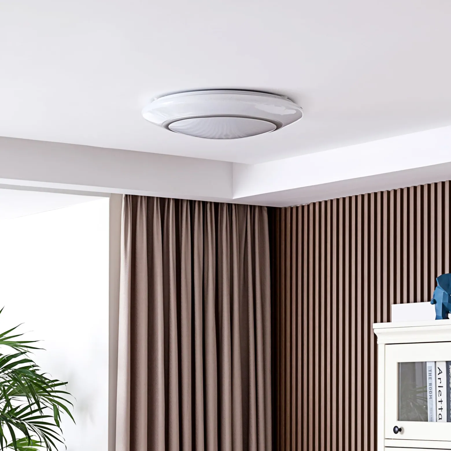 Lindby Felecina-LED-kattovalo, Ø 50,5 cm, RGBW