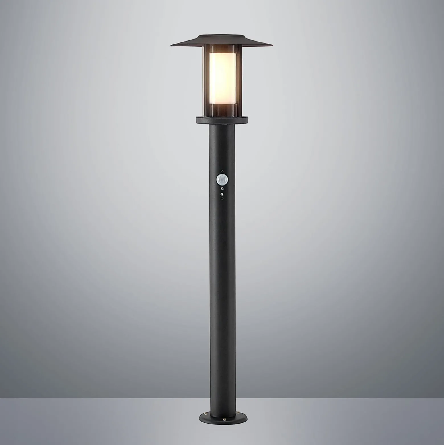 Lindby Gregory LED-seinävalaisin, 76cm, anturi, tummanharmaa, IP44
