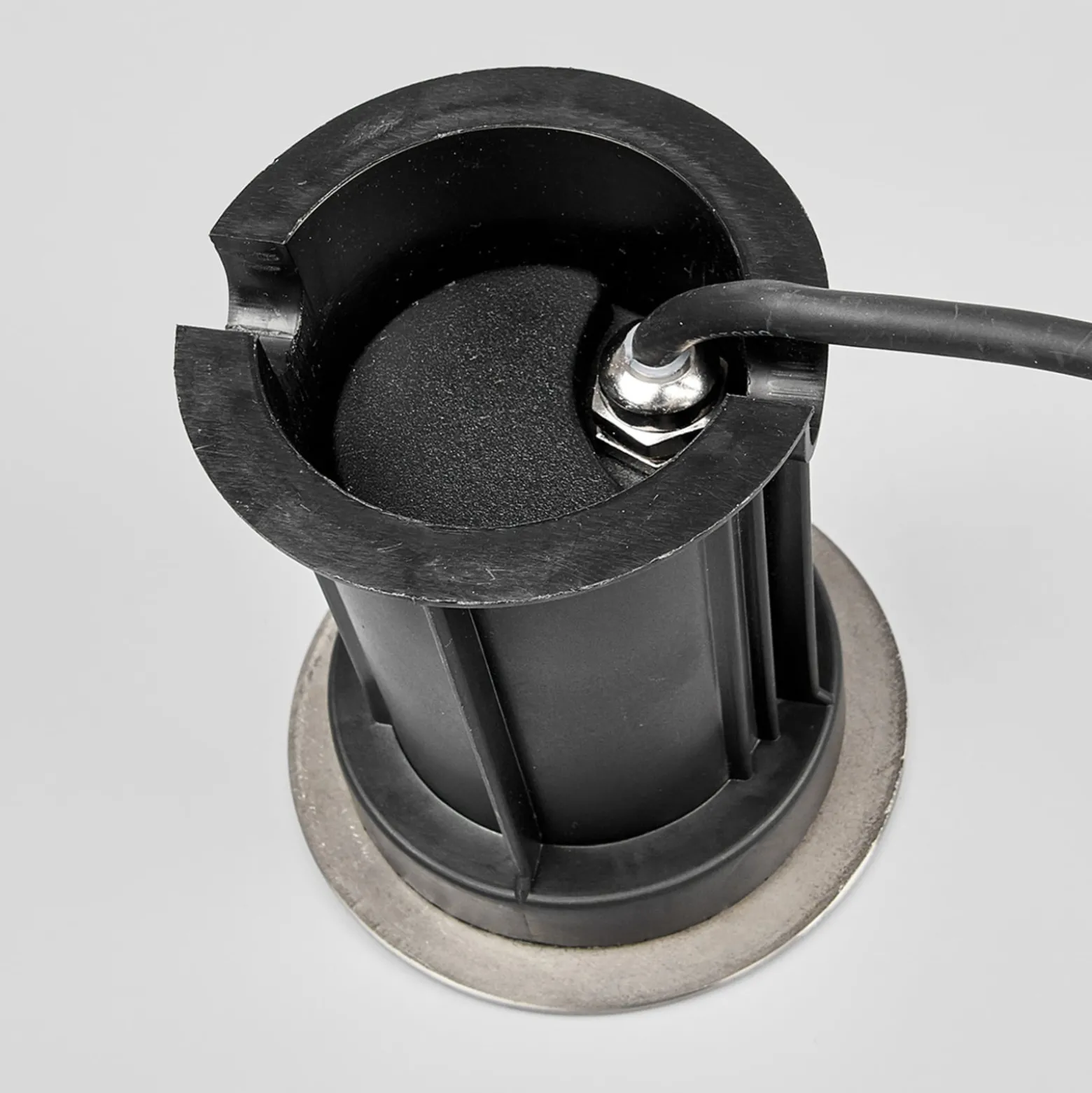 Lindby lattiauppovalaisin Insa, Ø11cm, ruostumaton teräs, GU10, IP67
