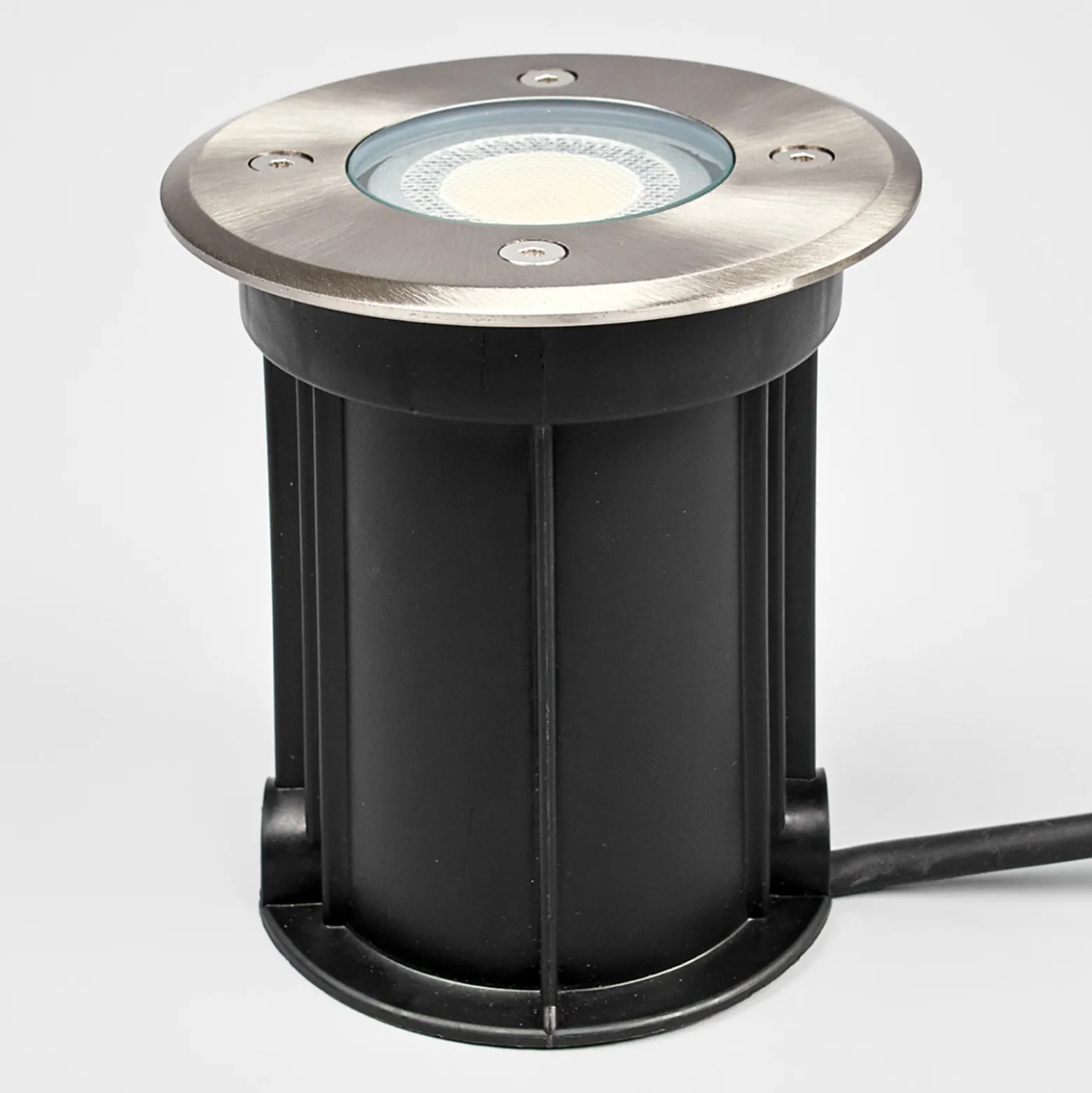 Lindby lattiauppovalaisin Insa, Ø11cm, ruostumaton teräs, GU10, IP67