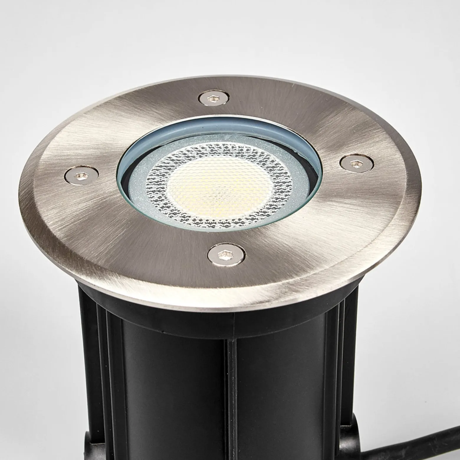 Lindby lattiauppovalaisin Insa, Ø11cm, ruostumaton teräs, GU10, IP67