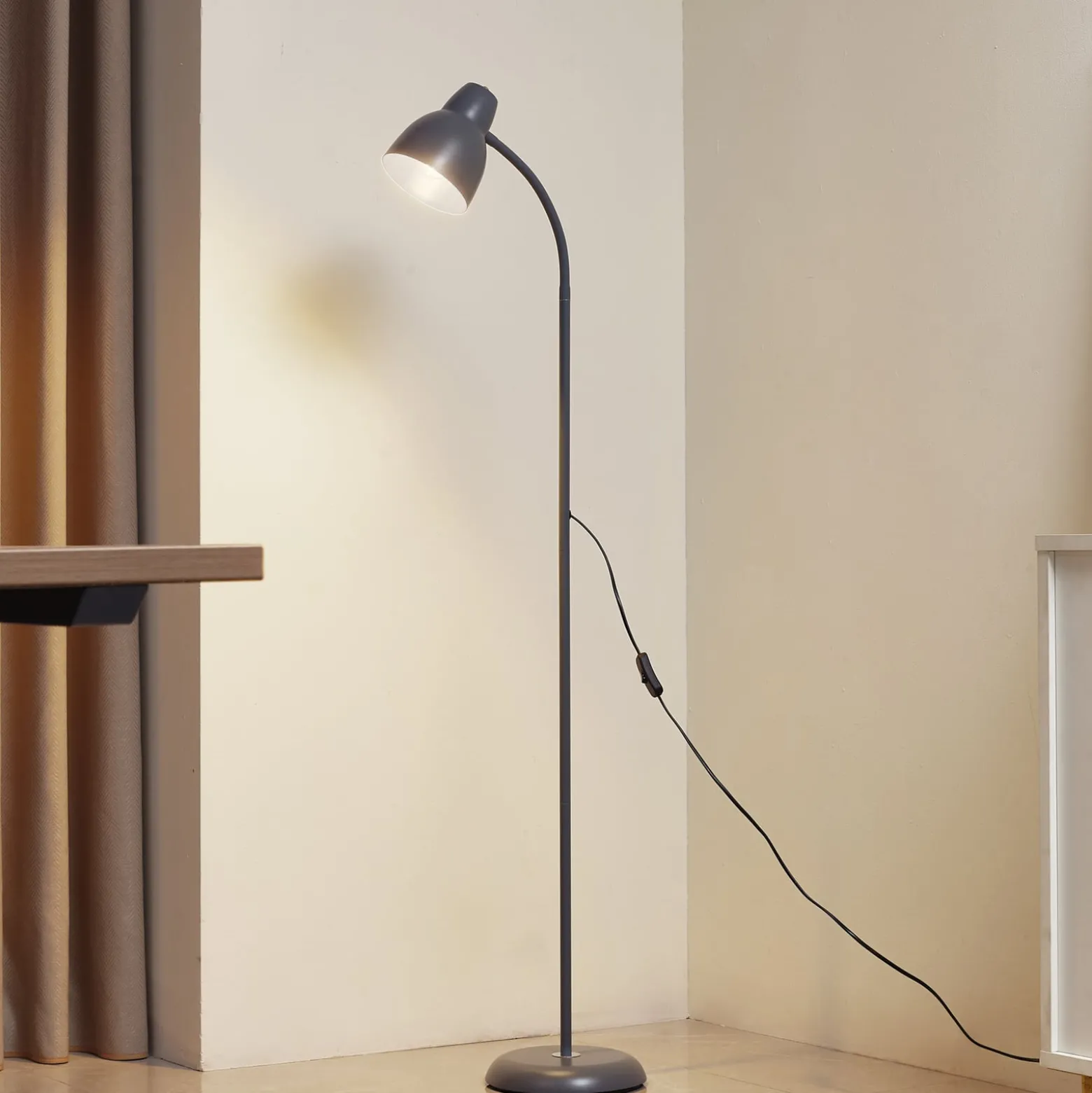 Lindby lattiavalaisin Tebbi, harmaa, metalli, korkeus 150 cm